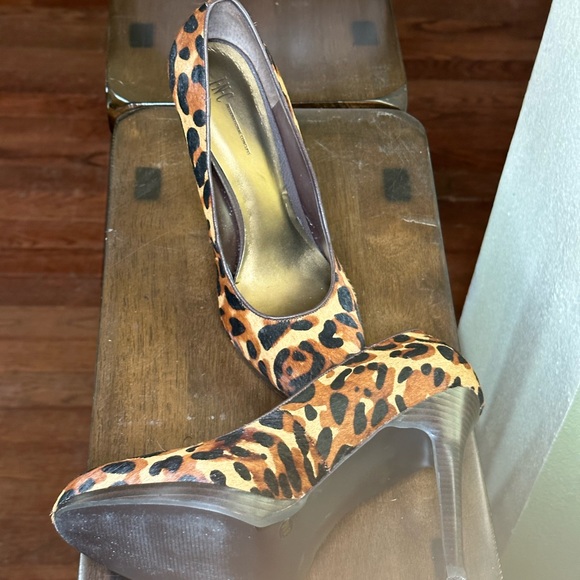 INC Leopard Brown Pumps 8M - Picture 4 of 6